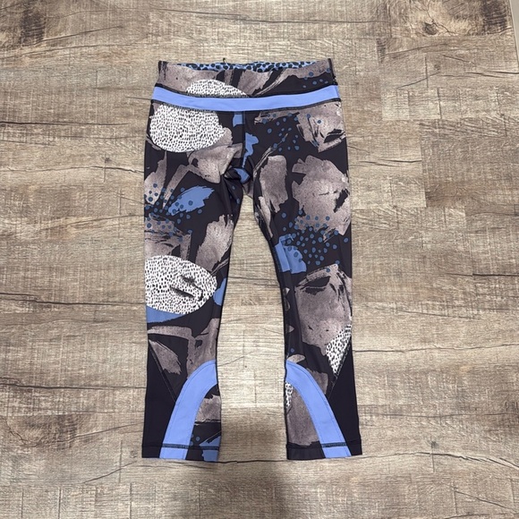 Lululemon - Run: Inspire Crop II *Full-On Luxtreme (Mesh) Art Pop Black Multi 6 - Picture 6 of 12